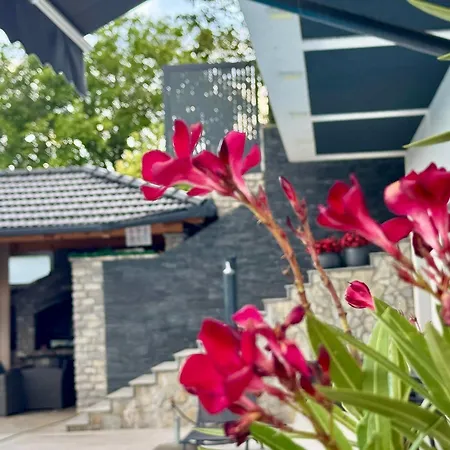 Villa Kula *
